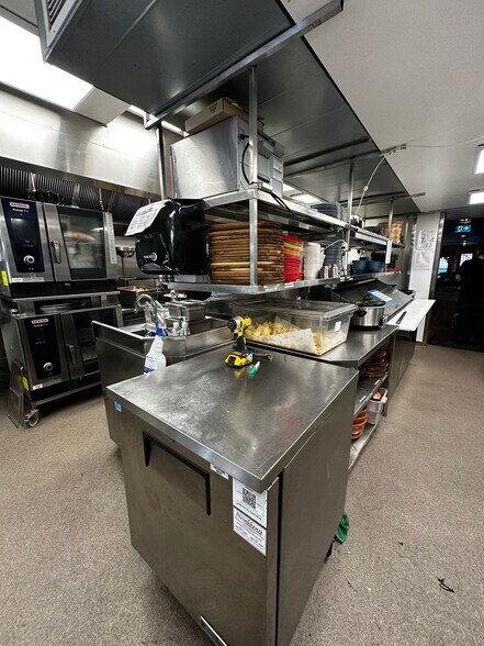 More Photos Of 2228 Albert St, Regina Restaurant For Sale