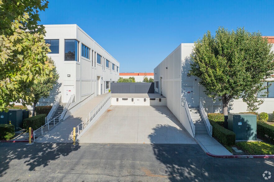 More Photos Of 110 Baytech Dr, San Jose Research And Development For Sale