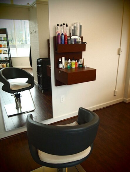 More Photos Of 2000-2018 NE Sandy Blvd, Portland Storefront Retail Office For Lease