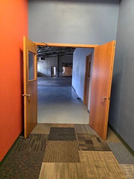More Photos Of 1115 Commercial Ave, Reedsburg Service For Lease