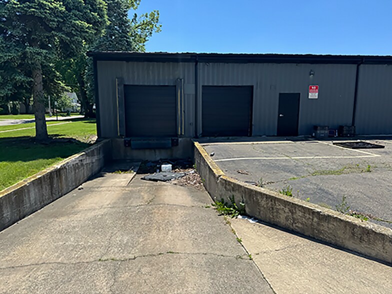 More Photos Of 403 S Jefferson St, Sturgis Manufacturing For Lease