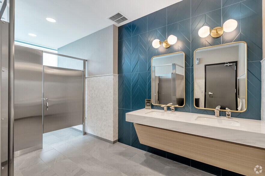 More Photos Of 10921 Wilshire Blvd, Los Angeles Medical For Lease