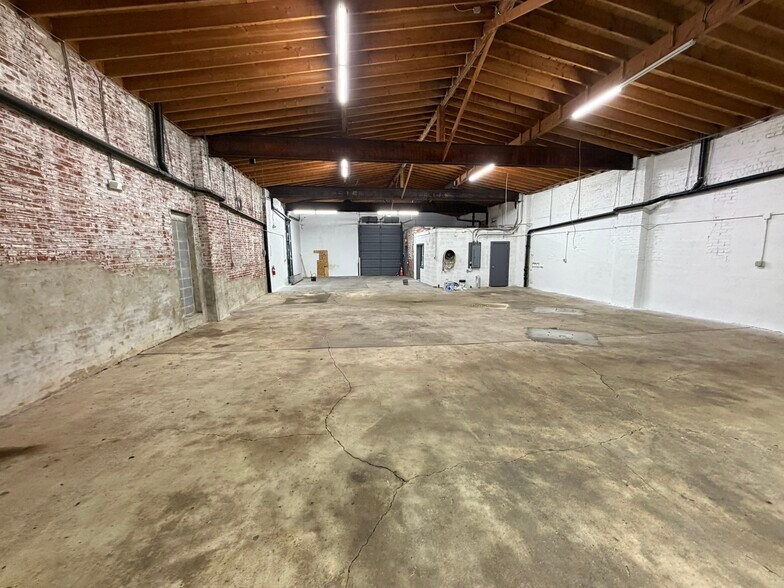 More Photos Of 4547-4549 E Thompson St, Philadelphia General Retail For Lease