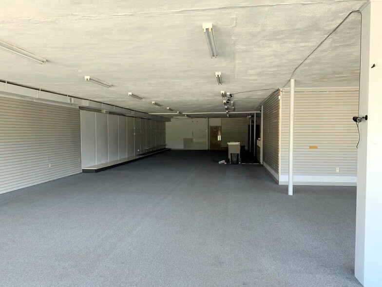 More Photos Of 4370 W Market St, York Freestanding For Sale