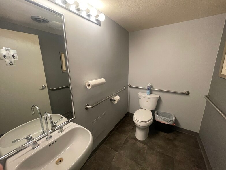 More Photos Of 13822 Beach Blvd, Westminster Office For Sale