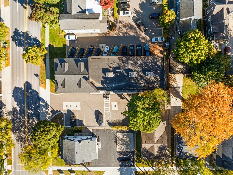 More Photos Of 311 W University Dr, Rochester Freestanding For Lease