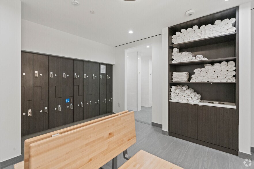 More Photos Of 1331 Pennsylvania Ave NW, Washington Office For Lease