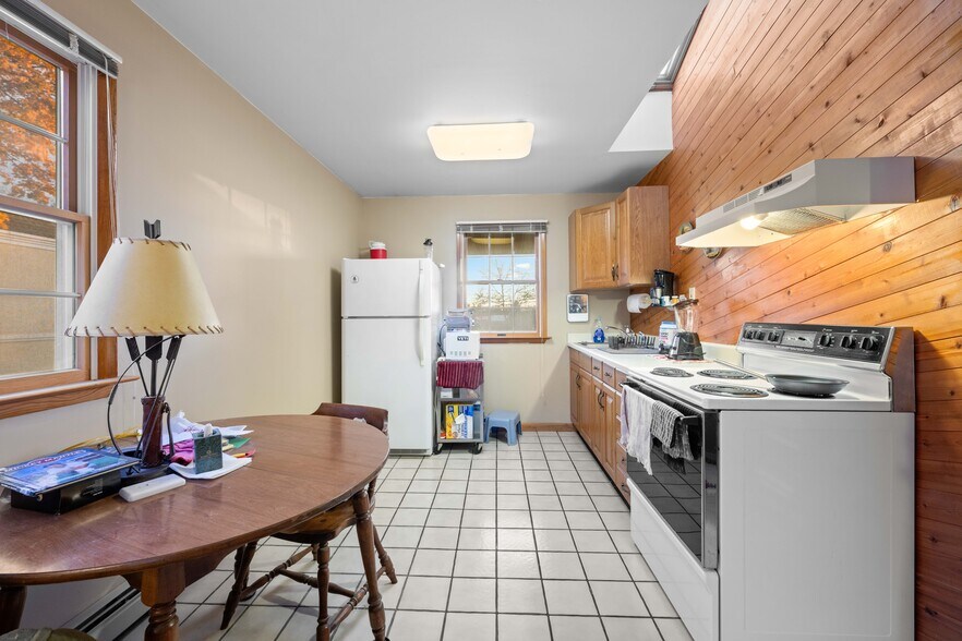 More Photos Of 123 W Main St, Trappe Medical For Sale