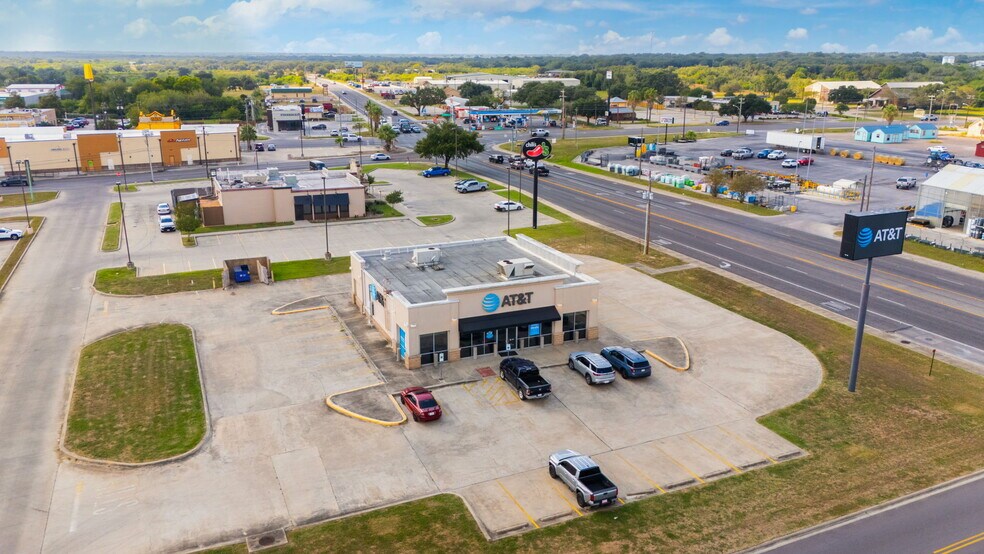 More Photos Of 402 E FM 351, Beeville Freestanding For Sale