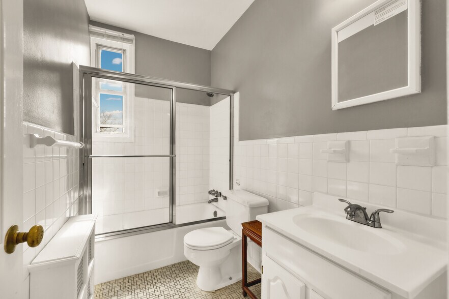 More Photos Of 323 Maryland Ave NE, Washington Apartments For Sale