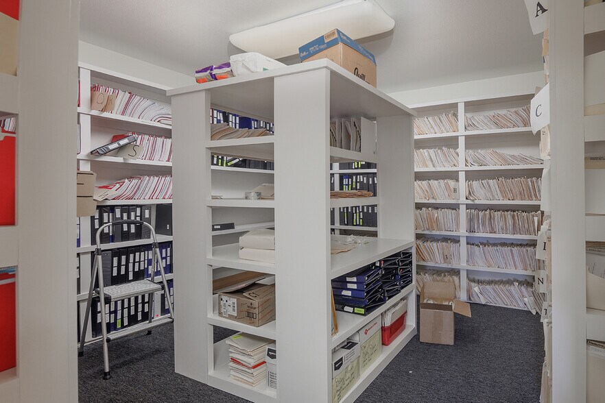 More Photos Of 26407 Oak Ridge Dr, Spring Medical For Sale