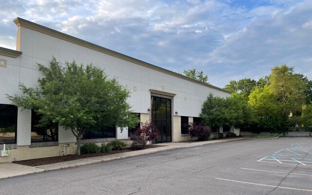 More Photos Of 24001 Orchard Lake Rd, Farmington Hills Medical For Lease