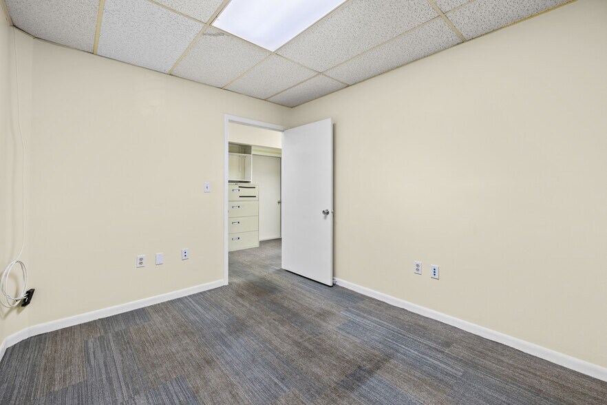 More Photos Of 6416-6420 Central Ave, Saint Petersburg Office For Lease