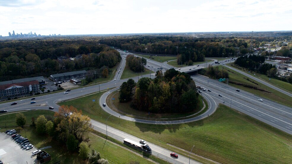 More Photos Of 4400 Sunset Rd, Charlotte General Retail For Sale