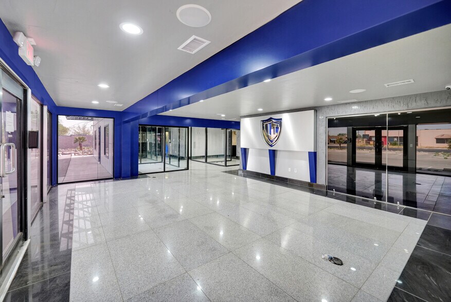 More Photos Of 2903 Wall St, Midland Office For Lease