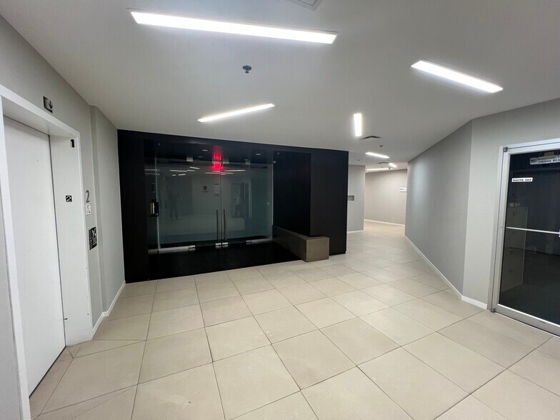 More Photos Of 400 Sylvan Ave, Englewood Cliffs Office For Lease