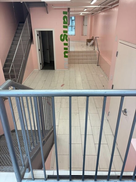 More Photos Of 246 Newbury St, Boston Apartments For Lease