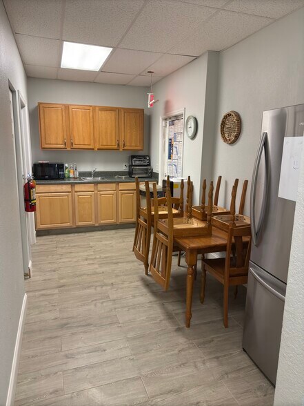 More Photos Of 17880 Toledo Blade Blvd, Port Charlotte Medical For Lease