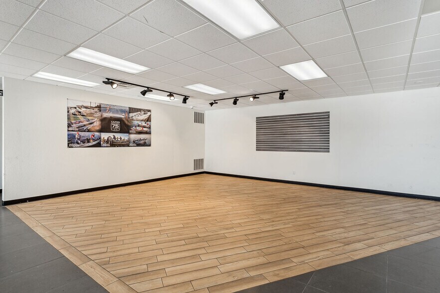 More Photos Of 1375 E Main St, Reedsburg Freestanding For Lease