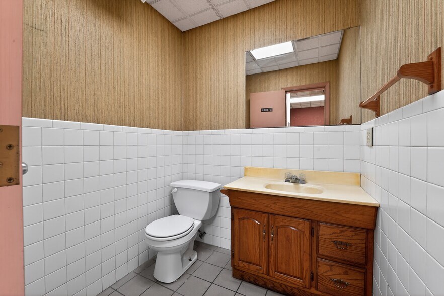 More Photos Of 2434 Etring Ave, Corpus Christi Warehouse For Sale