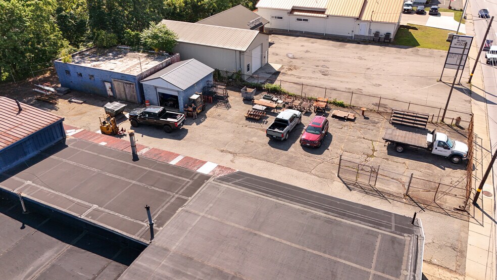 More Photos Of 1702 Wheeling Ave, Glen Dale Manufacturing For Sale