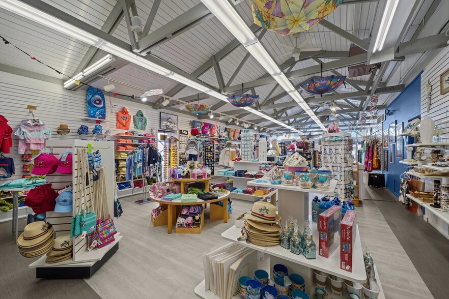 More Photos Of 574 Main St, Hyannis Storefront Retail Residential For Sale