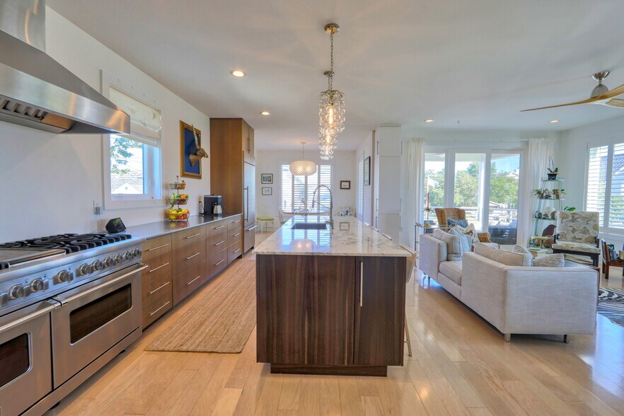 More Photos Of 205 E Savannah Rd, Lewes Specialty For Sale