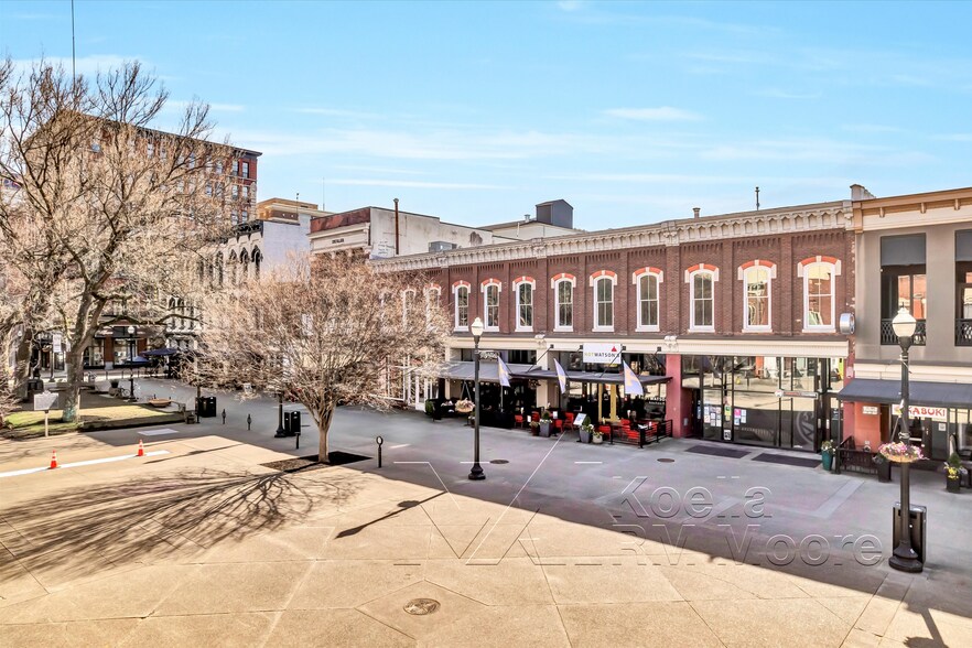 More Photos Of 17 Market Sq, Knoxville Storefront Retail Office For Sale