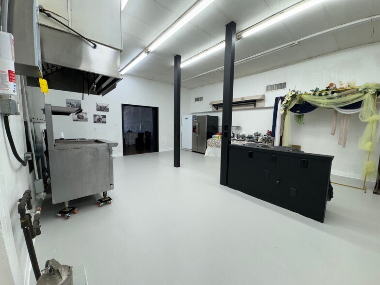 More Photos Of 111 Water St, Horse Cave Storefront For Sale