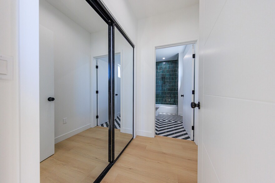 More Photos Of 2847 S Victoria Ave, Los Angeles Multifamily For Sale