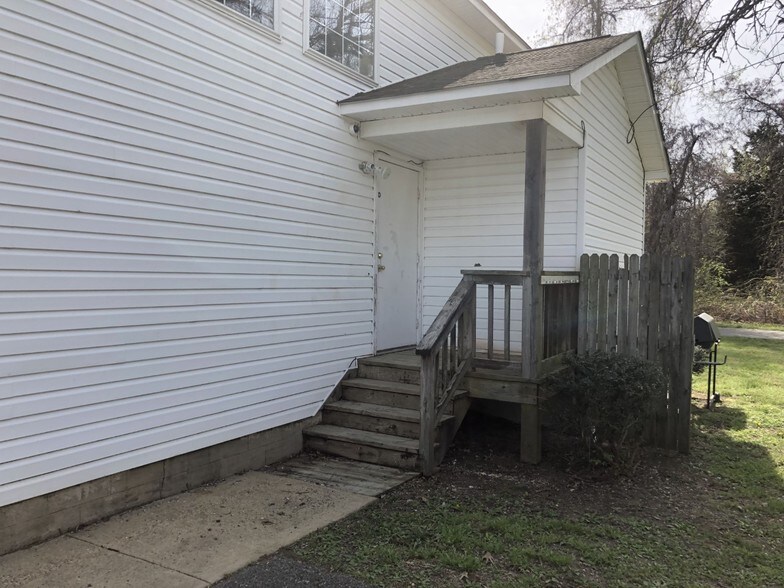 More Photos Of 30265 Old Charlotte Hall Rd, Mechanicsville Freestanding For Lease