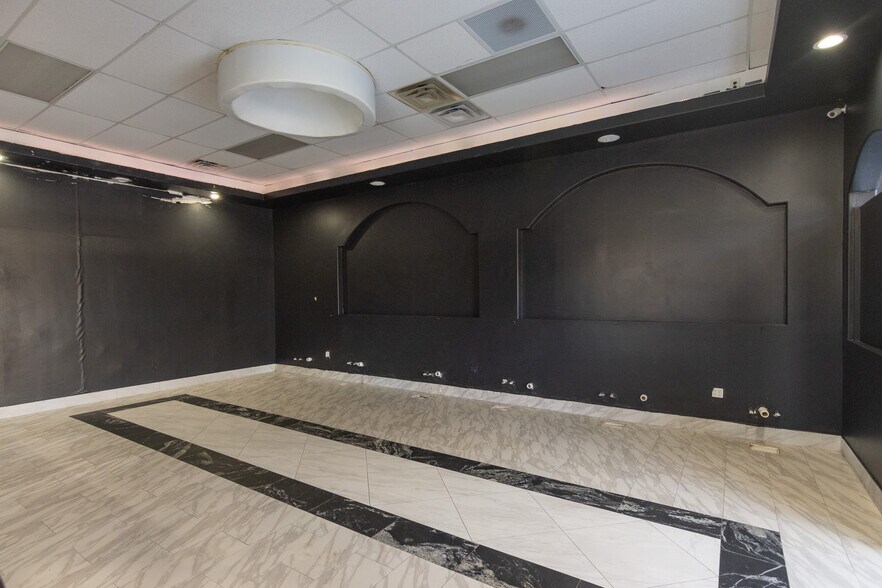 More Photos Of 399 W Louis Henna Blvd, Austin Unknown For Sale