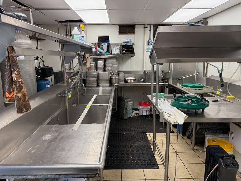 More Photos Of 42087 State Route 154, Lisbon Restaurant For Lease