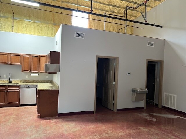 More Photos Of 3174 Gateway Ln, Cantonment Warehouse For Sale