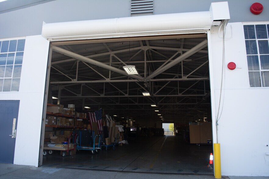 More Photos Of 5027 Roberts Ave, Mcclellan Flex For Lease