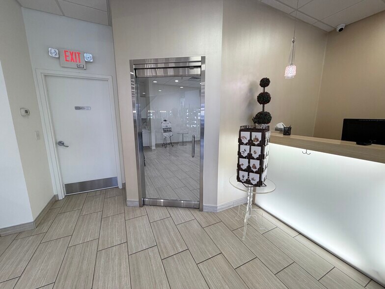 More Photos Of 90 W Mount Pleasant Ave, Livingston Freestanding For Lease