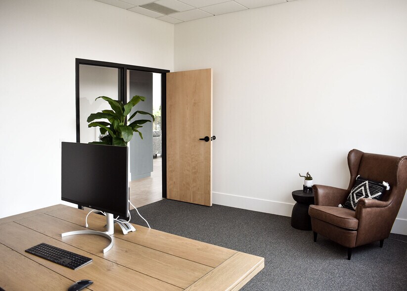 More Photos Of 10718 S Beckstead Ln, South Jordan Coworking Space