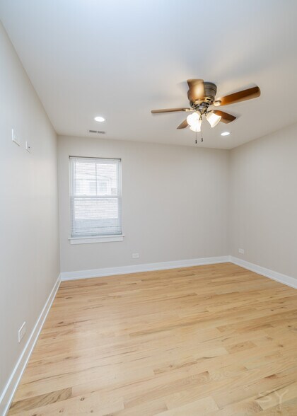 More Photos Of 6126 Eberhart ave, Chicago Apartments For Sale