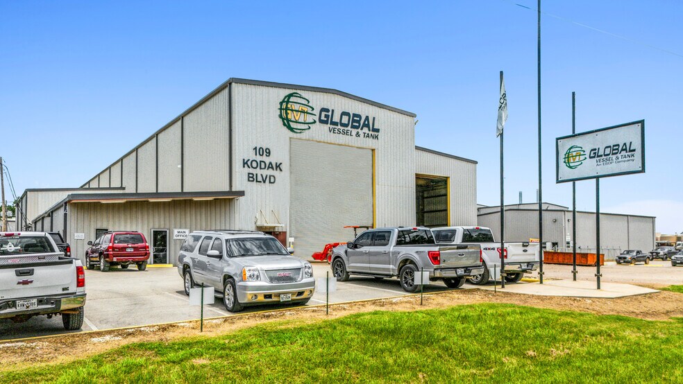 More Photos Of 109 Kodak Blvd, Longview Industrial For Sale