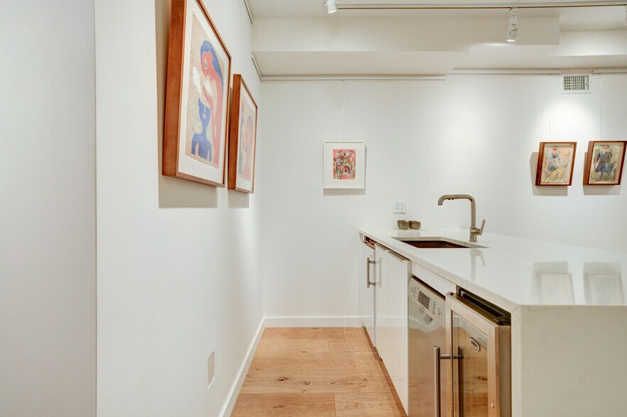 More Photos Of 2028 Frankford Ave, Philadelphia General Retail For Sale
