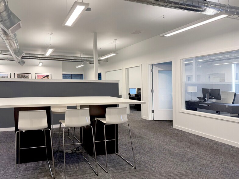 More Photos Of 1328-1332 NW Kearney St, Portland Loft Creative Space For Lease