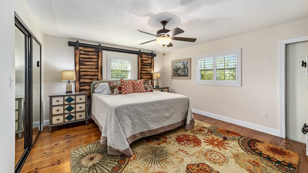 More Photos Of 6001 Bird Island Dr, Lady Lake Lodge Meeting Hall For Sale