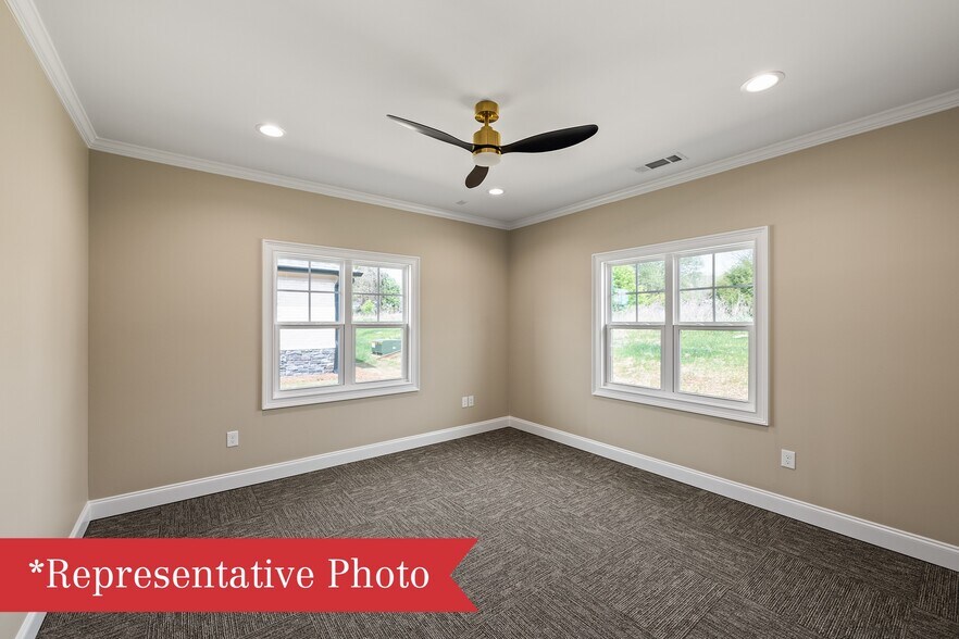 More Photos Of 1060 Garland Dr, Bogart Office For Sale