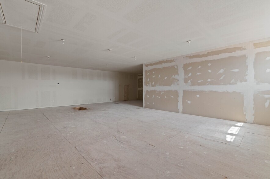 More Photos Of 3605 Interstate 30, Mesquite Medical For Lease