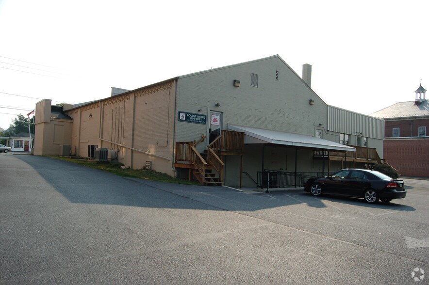 More Photos Of 329 Main St, Landisville Office For Lease