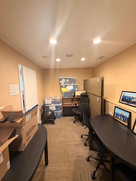 More Photos Of 3180-3190 NE 3rd Ave, Camas Office For Lease