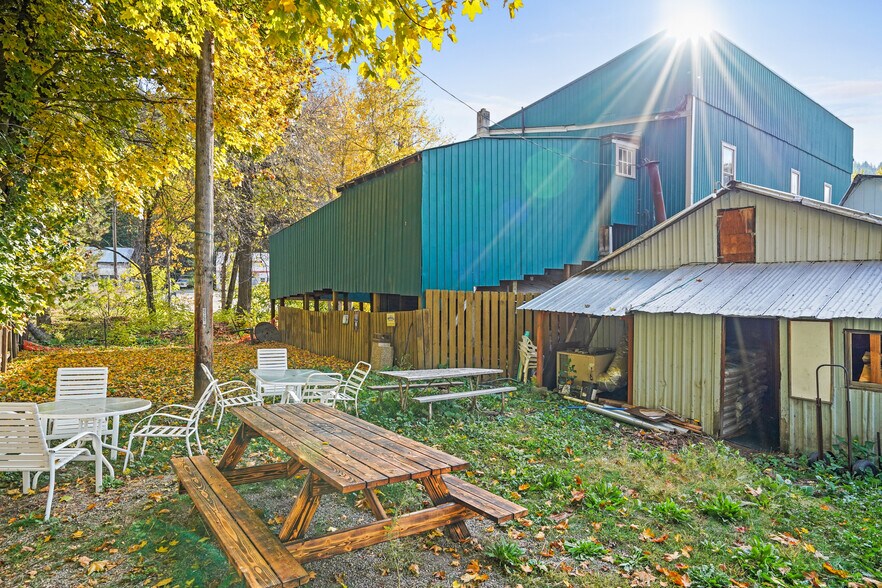 More Photos Of 4976 WA-25 Hwy, Hunters Bar For Sale