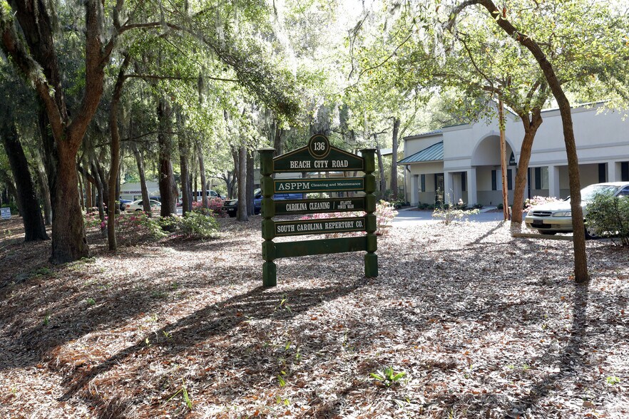 More Photos Of 136 Beach City Rd, Hilton Head Flex For Lease