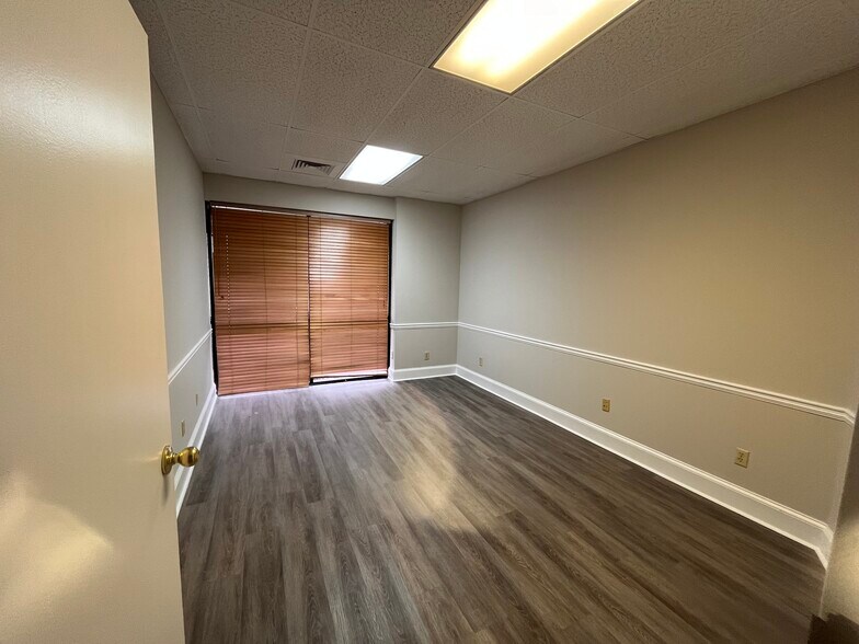 More Photos Of 685 Thornton Way, Lithia Springs Unknown For Lease