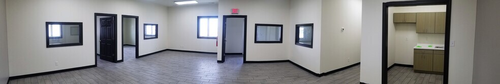 More Photos Of 13631 Alexander St, Cedar Lake Flex For Lease